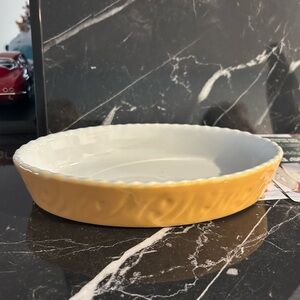 Valentina Made in Italy oval yellow gold scallop edge baking dish 7”x 5”